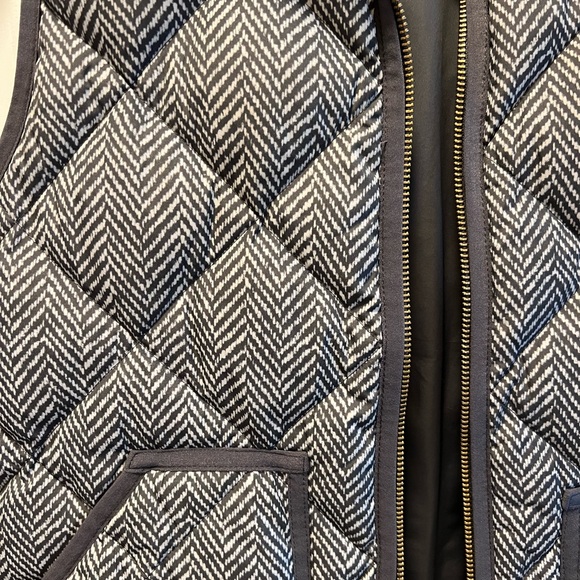 J crew puffer vest - Picture 3 of 4